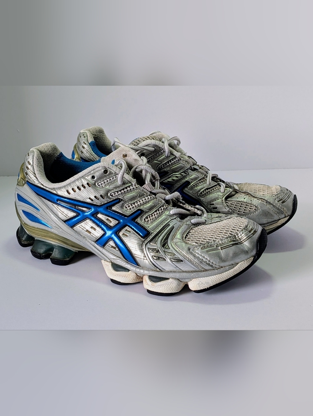 ASICS Gel-Kinsei 2 Women’s Size 8 Running Shoes Silver Blue Cushioned Trainers